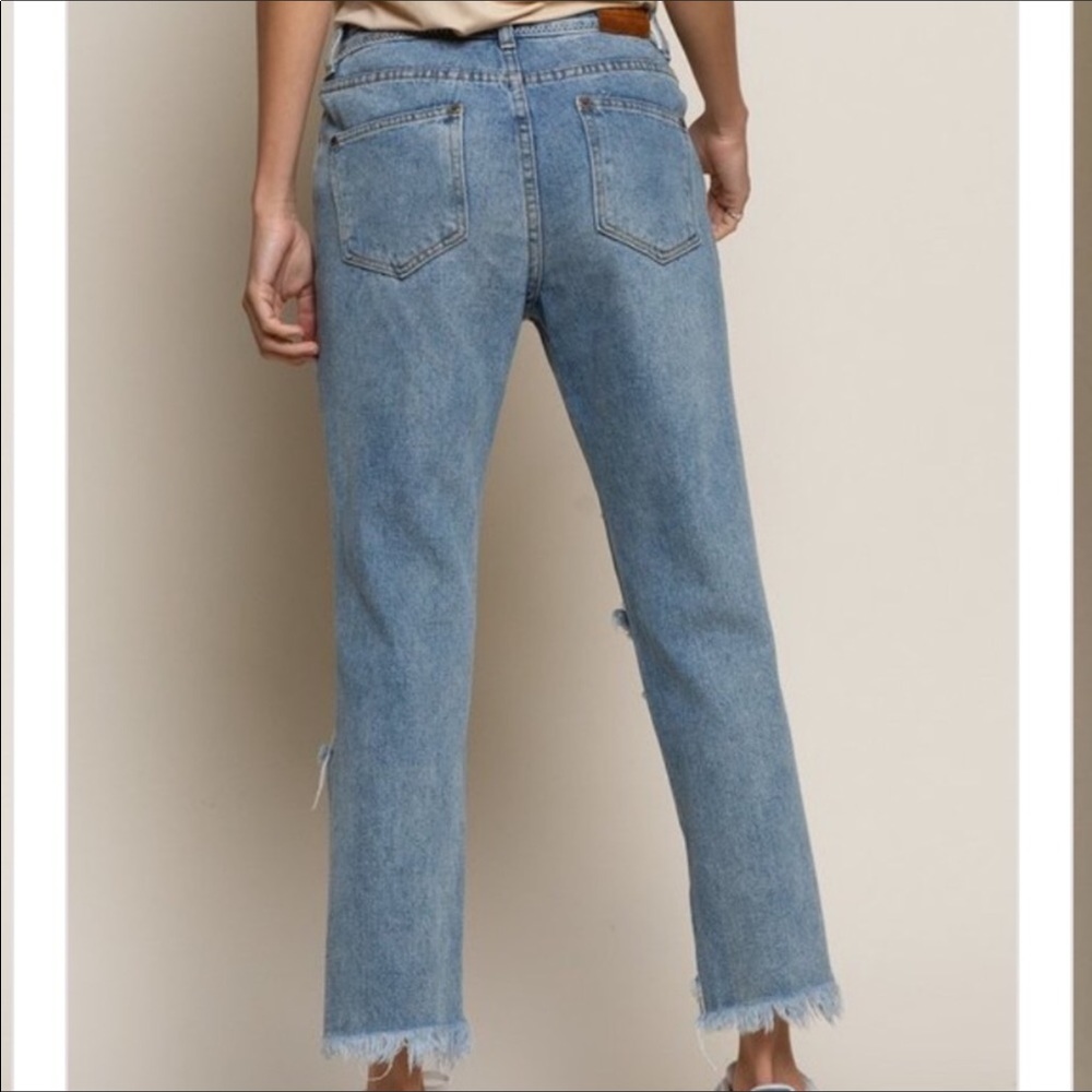 💃🏻REMOVING SOON Boyfriend Distreesed Jeans - Picture 7 of 10